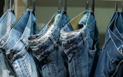 Outlet de jeans beneficente oferece peças com até 70% de desconto em Foz